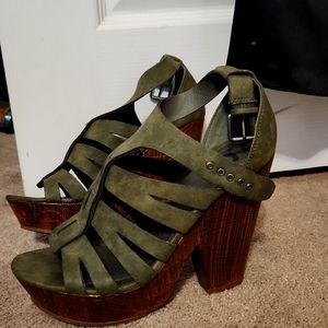 Guess Wedge sandals Green 8.5
